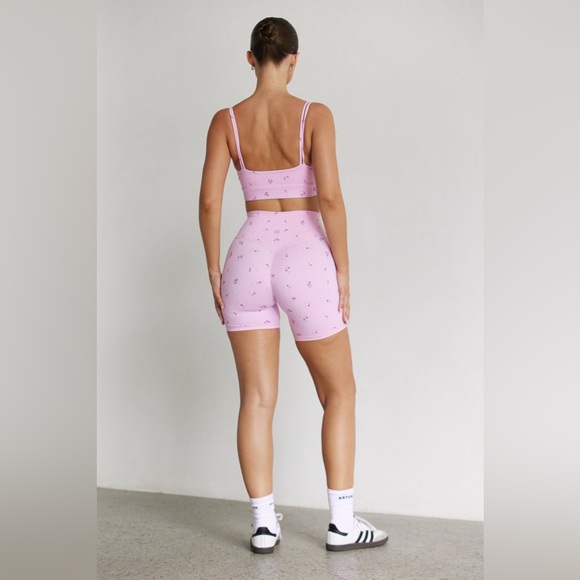 Astoria LUXE BLOSSOM Sports Bra and Scrunch Shorts NWT - Picture 2 of 8